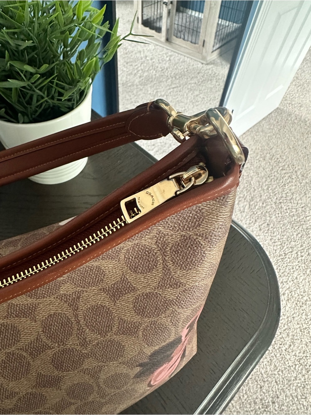 Coach Brown Signature Floral Laurel style Shoulder Bag with Pink Accents - Picture 4 of 9
